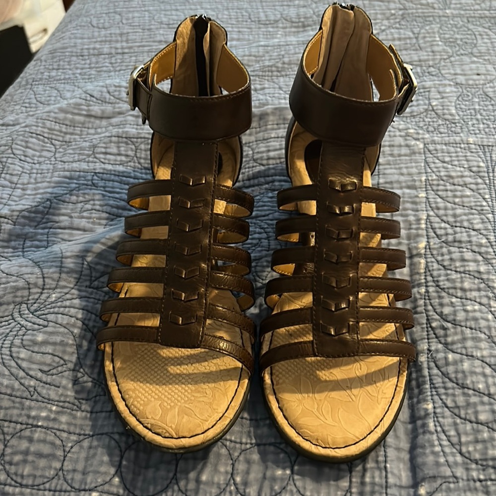 b.o.c  sandals, with zipper and back.